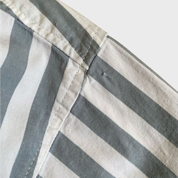 Ava & Viv Striped Button Up Shirt Women's Size 1X Grey White Collared Pocket - Picture 16 of 16